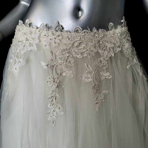NWT~$1195~BONNY BRIDAL~8/10~TWO PIECE IVORY LACE WEDDING DRESS TRAIN SKIRT - Picture 6 of 16